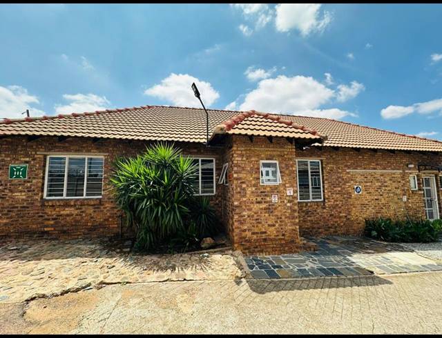 30 BEDROOM HOUSE FOR SALE IN ELSBURG